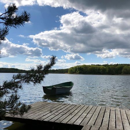 Ferienhaus Reetdach 1300qm Privatgrundstück Bootssteg Templin Lübbesee Uckermark Erholung pur Seenplatte Petersdorf  Exterior foto